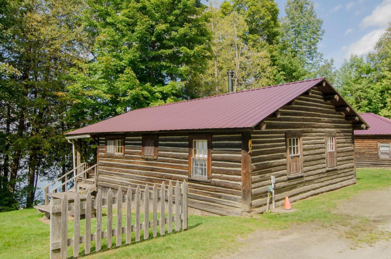 Mountain Lake Cottages Westmore 外观 照片